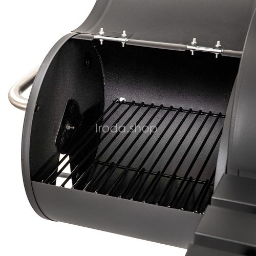 Faszenes kerti grillsütő füstölővel