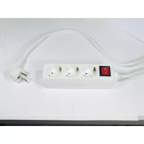   Elosztósor, 3 csatlakozóaljzat, 1,5 m kábelhosszúság, kapcsolóval