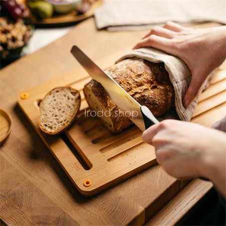 Kenyérvágókés, 23 cm, FISKARS "Essential"