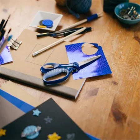 Olló, iskolai, 18 cm, balkezes, FISKARS, csillámos kék
