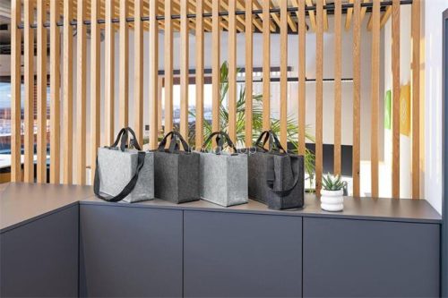 Irodai válltáska, vállpánttal, M méret, 36x28x15 cm, SIGEL "Classic", világosszürke