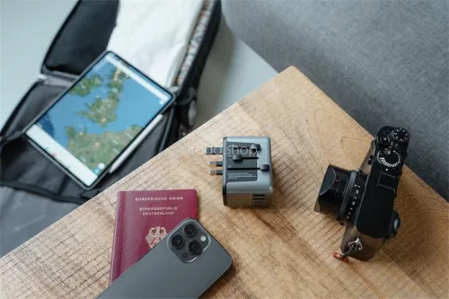 Utazóadapter, univerzális, USB-A(QC 3.0)/USB-C(PD30W)2xUSB, VERBATIM "UTA-03"